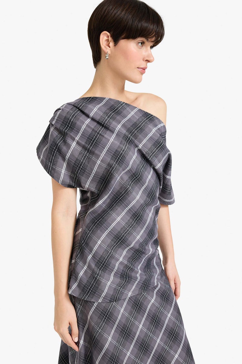 DeFacto Grey Woman Regular Fit Boat Collar Plaid Short Sleeve Blouse Casual - Image 4